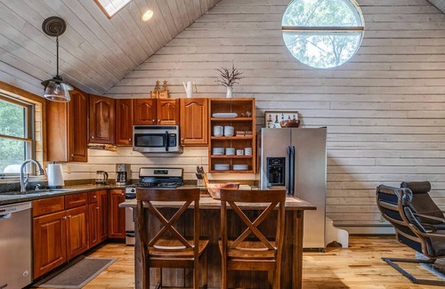 Valois House | Stugan-Seneca Lake House