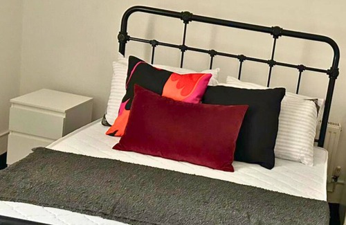 Kirkdale House | Stunnigng 2 Bed House Liverpool