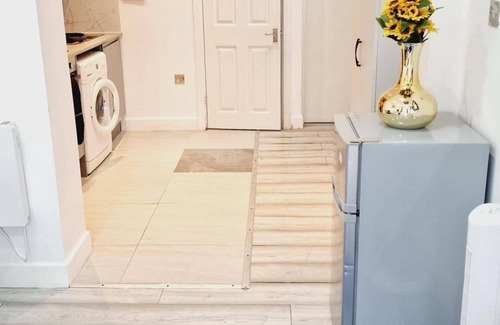 South Harrow Apartment | Stunning 1-bed Apartment in Harrow With Parking