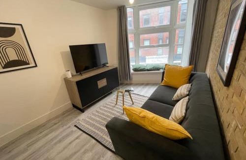 Woking Apartment | Stunning 1 bed central flat