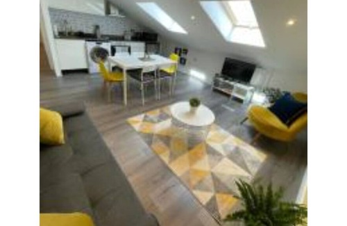 Milton Keynes Apartment | STUNNING, 1BR apartment in a quiet Location-7mins drive to Milton Keynes Station