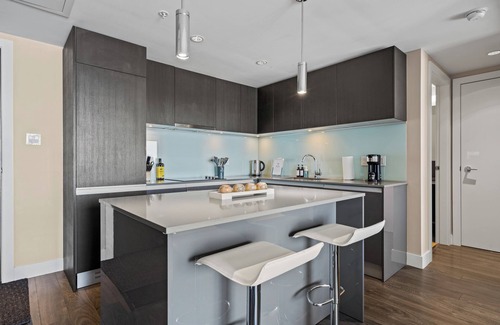 Victoria Park House | Stunning 1BR with Calgary Tower views! *Stampede!*