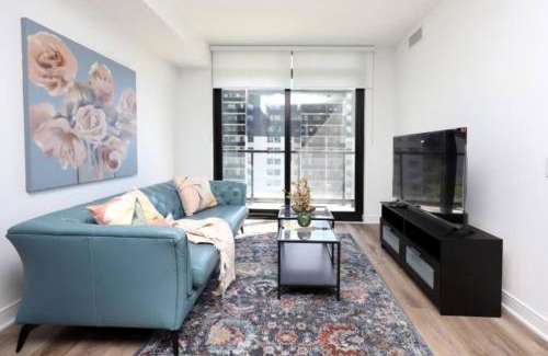 Cooksville Apartment | Stunning 2 Bed and 2 Bath Condo in Mississauga