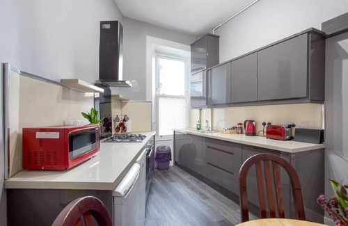 Tollcross Apartment | Stunning 2-bed Apartment in Central Edinburgh