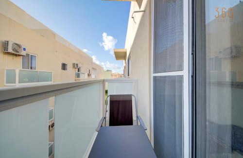 Ta' Xbiex Apartment | Stunning 2BR home with spacious living in Ta'Xbiex by 360 Estates