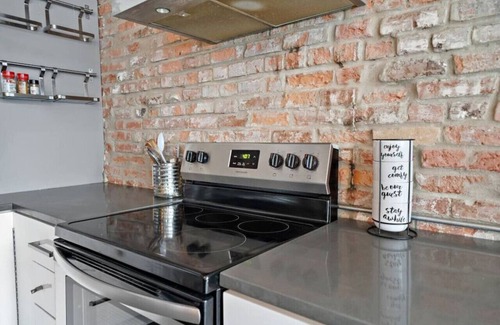Cite Multimedia Apartment | Stunning 2BR - Old Montreal