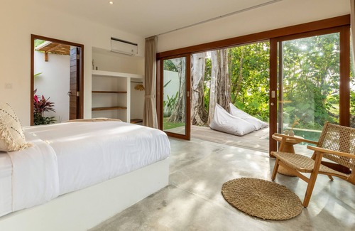 Cemagi Villa | Stunning 2BR Private Villa with Pool walking distance to the beach Pantai Seseh