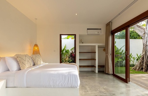 Cemagi Villa | Stunning 2BR Private Villa with Pool walking distance to the beach Pantai Seseh