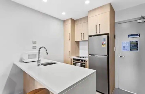 Auckland Central Business District Apartment | Stunning 2BR w/Views Near Sky Tower- Zodiak Stays