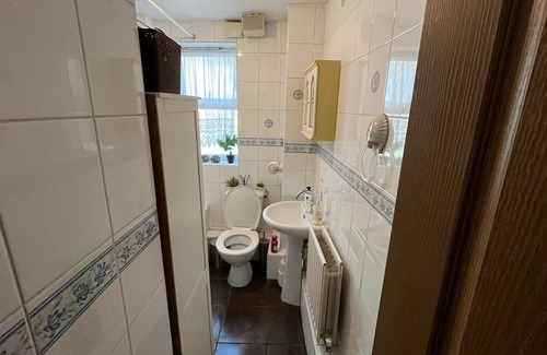 Fairfield Apartment | Stunning 3-Bed Apartment in Croydon