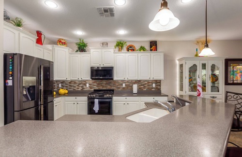 Maricopa House | Stunning 3 bed in the heart of Maricopa City!