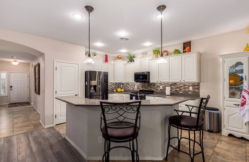 Maricopa House | Stunning 3 bed in the heart of Maricopa City!