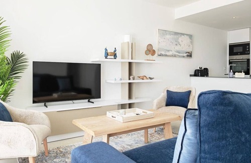 Alcorrin Apartment | Stunning 3 Bed Penthouse - Sea Views
