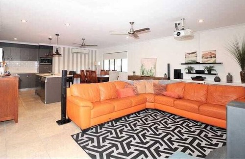 Kelso Apartment | Stunning 3 Bedroom Home in Wakeboard Circuit