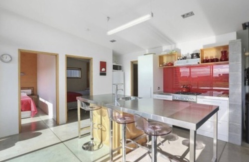 Warea Cottage | Stunning 3 Bedroom Seaside Bach on the Coastline