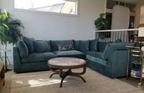 Kamloops House | Stunning 365degree vapor cleaned central view home
