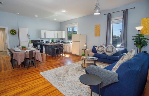 Near East Side Cottage | Stunning 3br/2ba Haven in Downtown's Heart