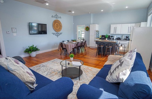 Near East Side Cottage | Stunning 3br/2ba Haven in Downtown's Heart