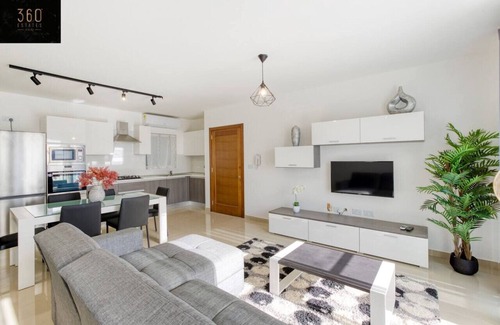 Marsaskala Apartment | Stunning 3BR w/Country View Apartment in M'Scalak