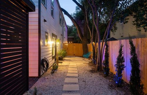 East Cesar Chavez House | Stunning 3rd St Escape 6th Street - 4 min walk