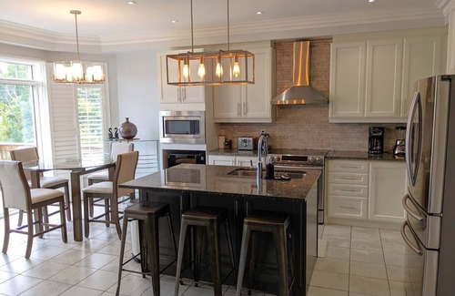 Georgetown House | Stunning 4-BDRM Home-Toronto Greater Area - Quiet Location