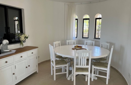 Fialho Villa | Stunning 4 bed villa with own pool, and views, on a hill near Faro, sleeps 8+1
