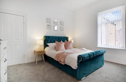 Sunderland House | Stunning 4-Bedroom, 2 Bathrooms in Sunderland