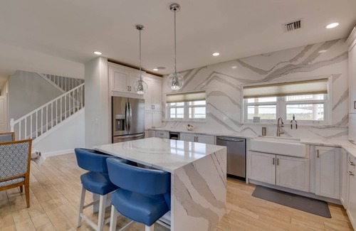 Breezeswept Beach Estates House | Stunning 4 Bedroom 5.5 Bath pool home with Sunset Views!