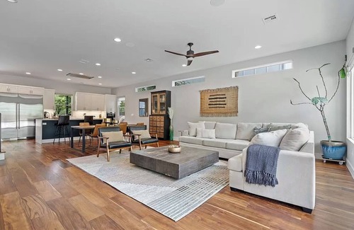 Foster Heights House | Stunning 4-bedroom house near downtown Austin!