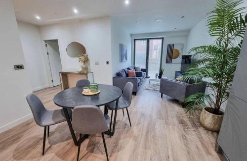 Northern Quarter House | Stunning 4-bedroom Townhouse with Free Parking