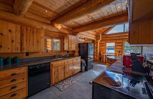 Ely Cabin | Stunning 4 Season Lake Burntside Log Cabin