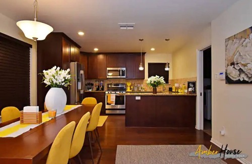 Round Rock House | Stunning 4BR 2BA Sleeps 12 in the Heart of Round Rock