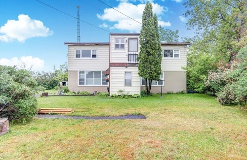Fenelon Falls Cottage | Stunning 5 bedroom cottage in fenelon falls