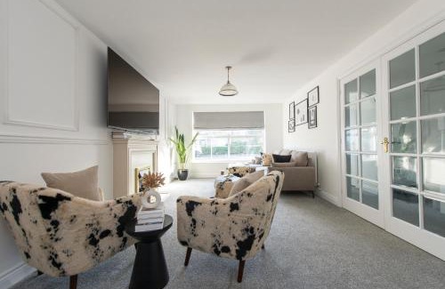 Hylands House | Stunning 5 bedroom detached house in Hornchurch