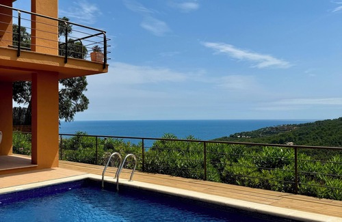 Sa Riera House | Stunning 5 Bedroom house in Begur: Breathtaking sea views with a fantastic pool