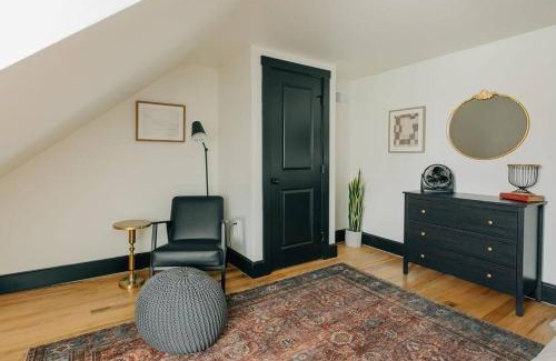 Lancaster House | Stunning 5 BR -Heart of Downtown