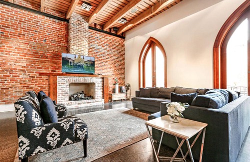 Central Business District House | Stunning 5 BR Urban Oasis Downtown NOLA