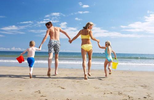 Clacton-on-Sea Cabin | Stunning 6 Berth Lodge With Decking At Valley Farm Holiday Park Ref 46735V