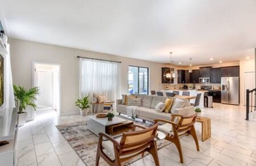 Campbell House | Stunning 6BR Lakeview @Storey Lake | Disney - 2929