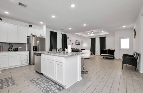 Clodine House | Stunning and inviting experience luxury living in this exquisite 4BR house.