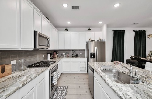 Clodine House | Stunning and inviting experience luxury living in this exquisite 4BR house.