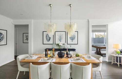 Rochedale House | Stunning and Luxurious 4-Bedroom Mansion at Rochedale