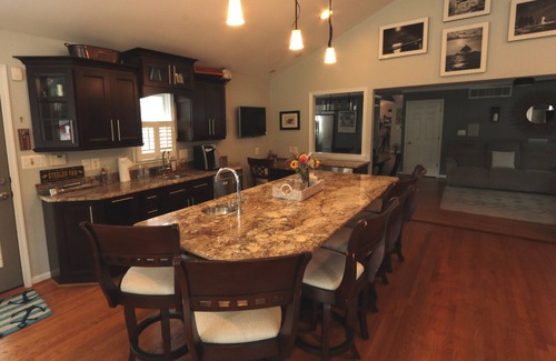 Annapolis House | Stunning Annapolis Home! Across from the library, walk to Naval Graduation