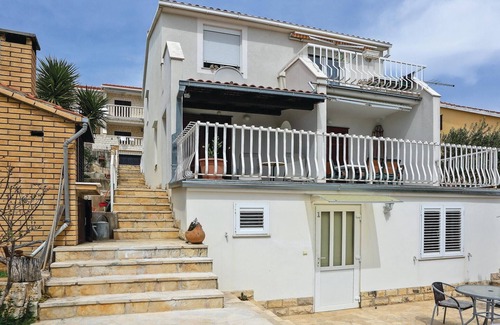 Businci Apartment | Stunning apartment in Okrug Gornji