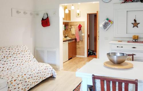 Fiumalbo Apartment | Stunning Apartment In Fiumalbo With Wifi