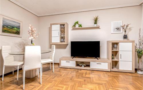 Distrito Oeste Apartment | Stunning Apartment In Gijón With Wifi