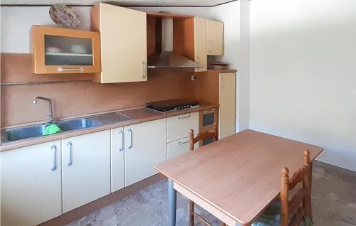 Penne Apartment | Stunning Apartment In Penne With Wifi