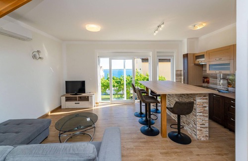 Rtina Apartment | Stunning apartment in Rtina with WiFi