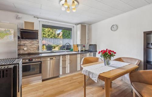 Voehl Apartment | Stunning Apartment In Vöhl - Basdorf