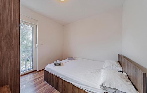 Zuljana Apartment | Stunning Apartment In Zuljana With Wifi